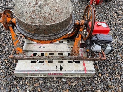 モルタル・コンクリートミキサーの中古 岩手県北上市生コンミキサー モルタル攪拌機 コンクリートミキサー