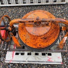 岩手県北上市　生コンミキサー モルタル攪拌機 コンクリートミキサー 中古現状　エンジン式 左官道具ミキサー 混錬機 かくはん機 動作良好　引き取り の画像