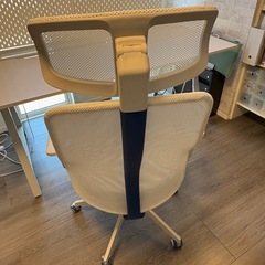 （受渡予定者決定)ゲーミングチェア【IKEA】の画像
