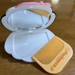 ポチャッコ　フェイス形ミラー&コームセット　サンリオ　鏡　クシの画像