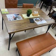 
ダイニングテーブル&チェアの画像