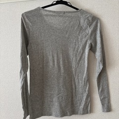 wordrobe グレー 長袖Tシャツ 花柄刺繍の画像