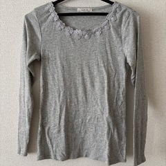 wordrobe グレー 長袖Tシャツ 花柄刺繍
