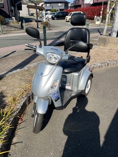 【値下げしました‼️】電動ミニカー　三輪シルド