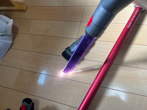 Dyson 掃除機　v8 スリム