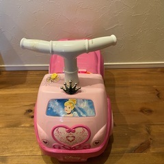 プリンセス　おもちゃ　車