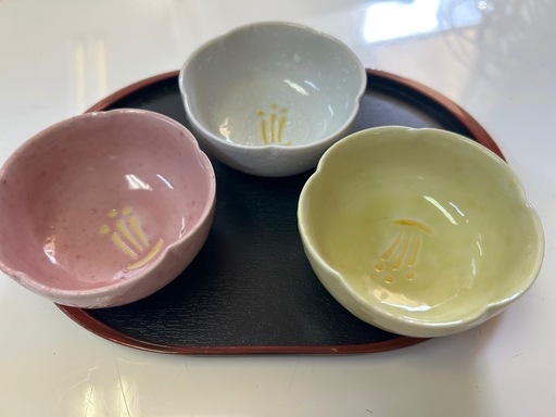 新品 たち吉小鉢3皿お盆付き (エミ) 蔵本の食器《和皿》の中古