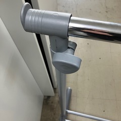 W2504-126 キャスター付きハンガーラック キズ汚れ有りの画像