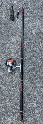 ボロン製の540cm磯竿、ダイワ2500スピニングリール付き 1号