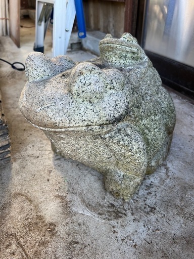 引取り限定石製カエルの置物縁起物骨董庭玄関オブジェ (一升だき