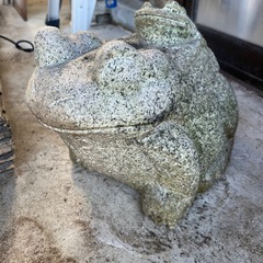 引取り限定　石製　カエルの置物　縁起物　骨董　庭　玄関　オブジェ　の画像