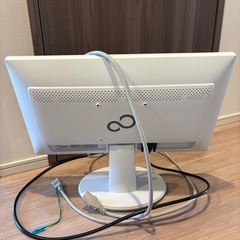 富士通PC中古モニター、dsub HDMI変換ケーブルの画像