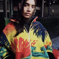 新品 SNEAKERSNSTUFF フリースジャケット ユニセックス