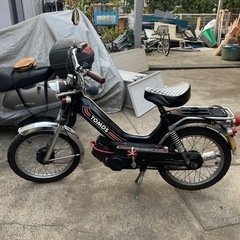 トモス
