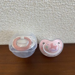 おしゃぶり　ケース付【1300円相当】ピジョン　ヌーク　　