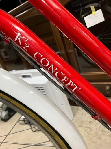 Y2504-129 K’z CONCEPT 26インチ自転車 年式表記無し カゴ付き タイヤの空気少し抜けています 3段変速 赤色 後