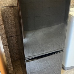 (運搬費込)オシャレ！ブラック冷蔵庫