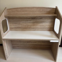 取引中です。子供用おもちゃ収納デスクの画像