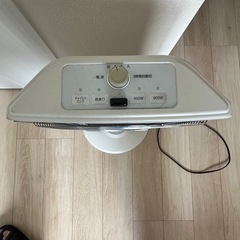 【お引取中】【11月までの購入希望の方無料でお渡しします！！！！！！】ヤマゼンYAMAZENカーボンヒーターホワイトの画像