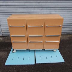 お譲りします！ 丈夫で動く！！ キャスター付きキャビネット（中古・Aランク）の画像