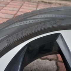 トヨタC-HRアルミホイール、タイヤの画像