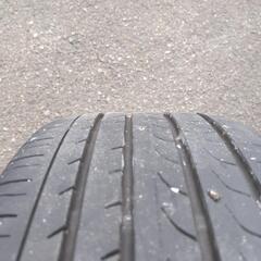 トヨタC-HRアルミホイール、タイヤの画像