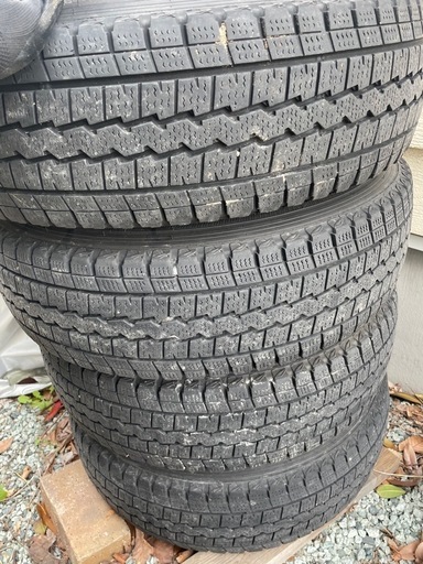 ハイエース　純正ホイール＋スタッドレス