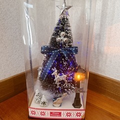 光る クリスマスツリーの画像
