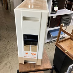 Y
2504-135 米びつ　