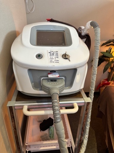 ※取引中です！業務用脱毛器&可動式台