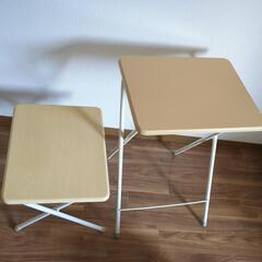 折りたたみ式テーブルの画像