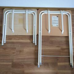 折りたたみ式テーブルの画像