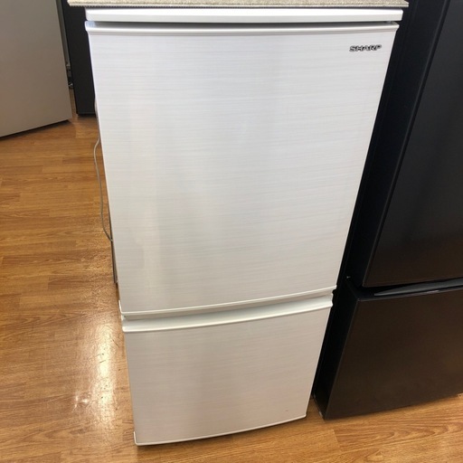 【半年間保証付き】SHARP 2ドア冷蔵庫お売りします！！