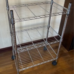 【取り引き完了しました】スチールラック　3段