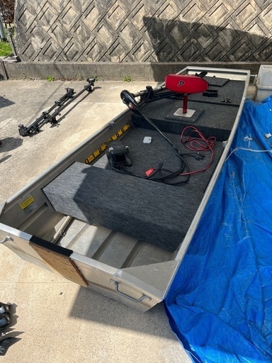 バス釣り　アルミボート