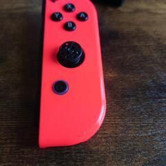 Nintendo SWITCH の右の ジョイコン