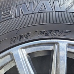 ランドクルーザープラド150後期 スタッドレス4本セットの画像