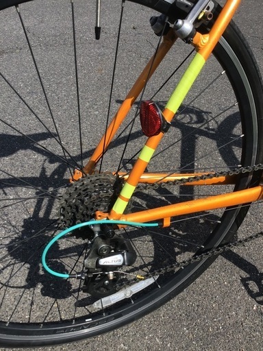 ※売れました子※ 自転車　軽自動車にも積載可能！ 通勤通学に！　２４段変速　オレンジ×チェレステブルー　クロスバイク　ジャイアントエス