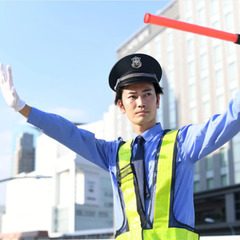 工事現場の交通誘導警備 / 土日祝休み / 高採用率 / 【昇給あり】