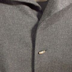 薄手のウールコートの画像