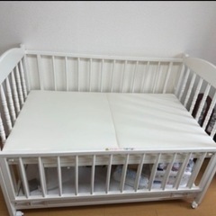 ベビーベッドの画像