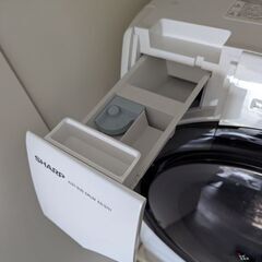WLSHARP ES-S7H- ドラム式洗濯機、洗濯乾燥機付き, 15.4 lbs (7 kg)の画像