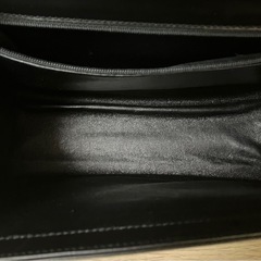 ブラック×ゴールド金具　レディース　レザー　ハンドバッグの画像