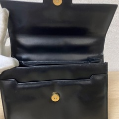 ブラック×ゴールド金具　レディース　レザー　ハンドバッグの画像