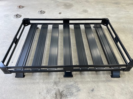 三菱 デリカd5乗り必見！純正オプション  ヘビーデューティーキャリア