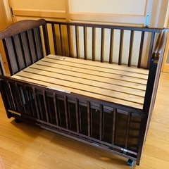 ベビーベッドの画像