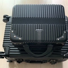 スーツケース