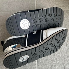 (ほぼ新品)MICHAEL KORS スニーカーの画像