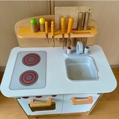 Hape 木製おもちゃキッチンの画像