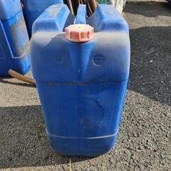 100Lポリタンク